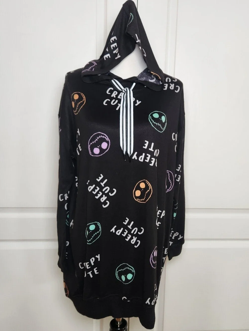 Disney The Nightmare Before Christmas Womens Sleep Shirt Large Hood Creepy Cute